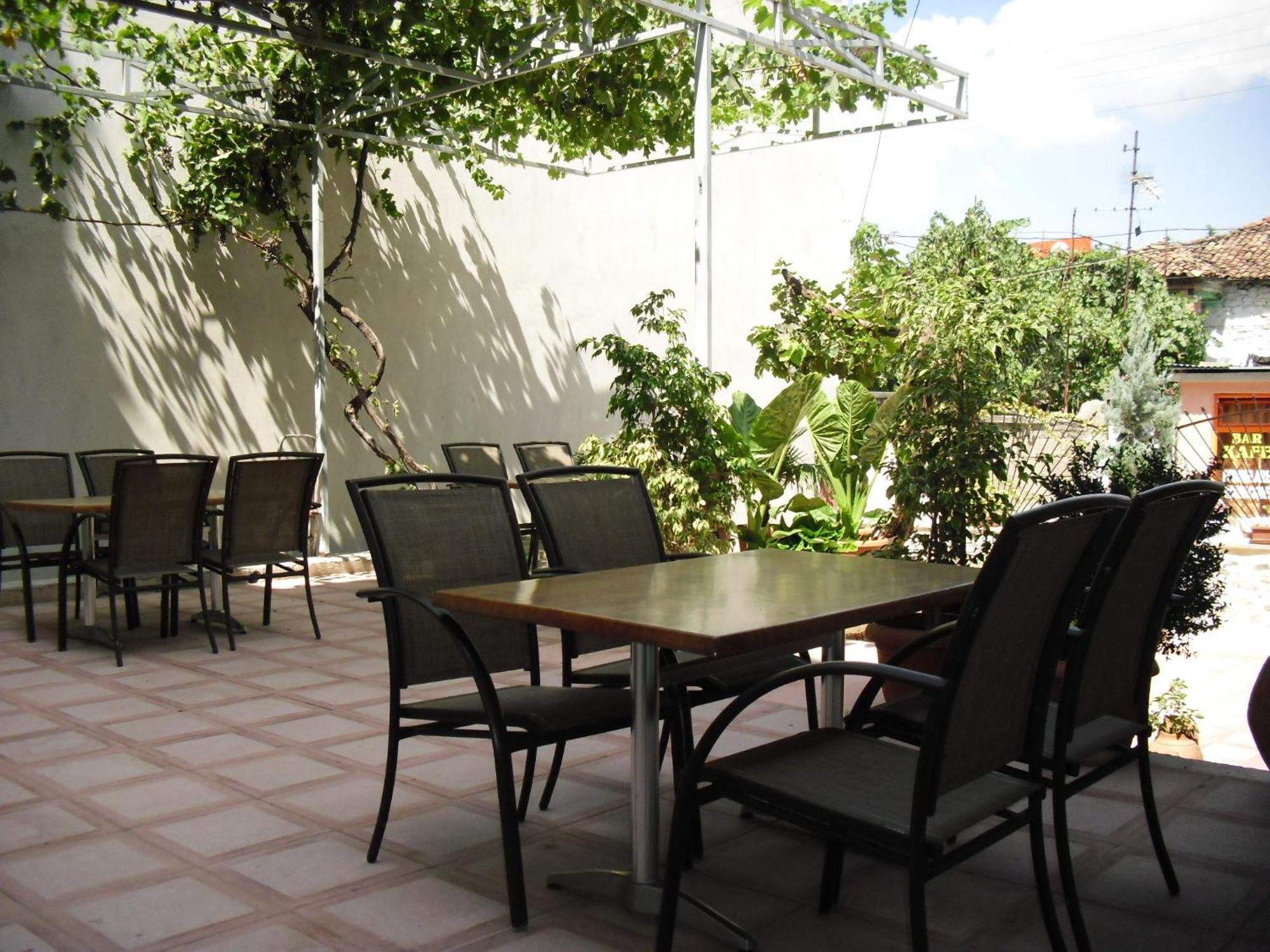 Guest House Bujtina Leon Görice Dış mekan fotoğraf