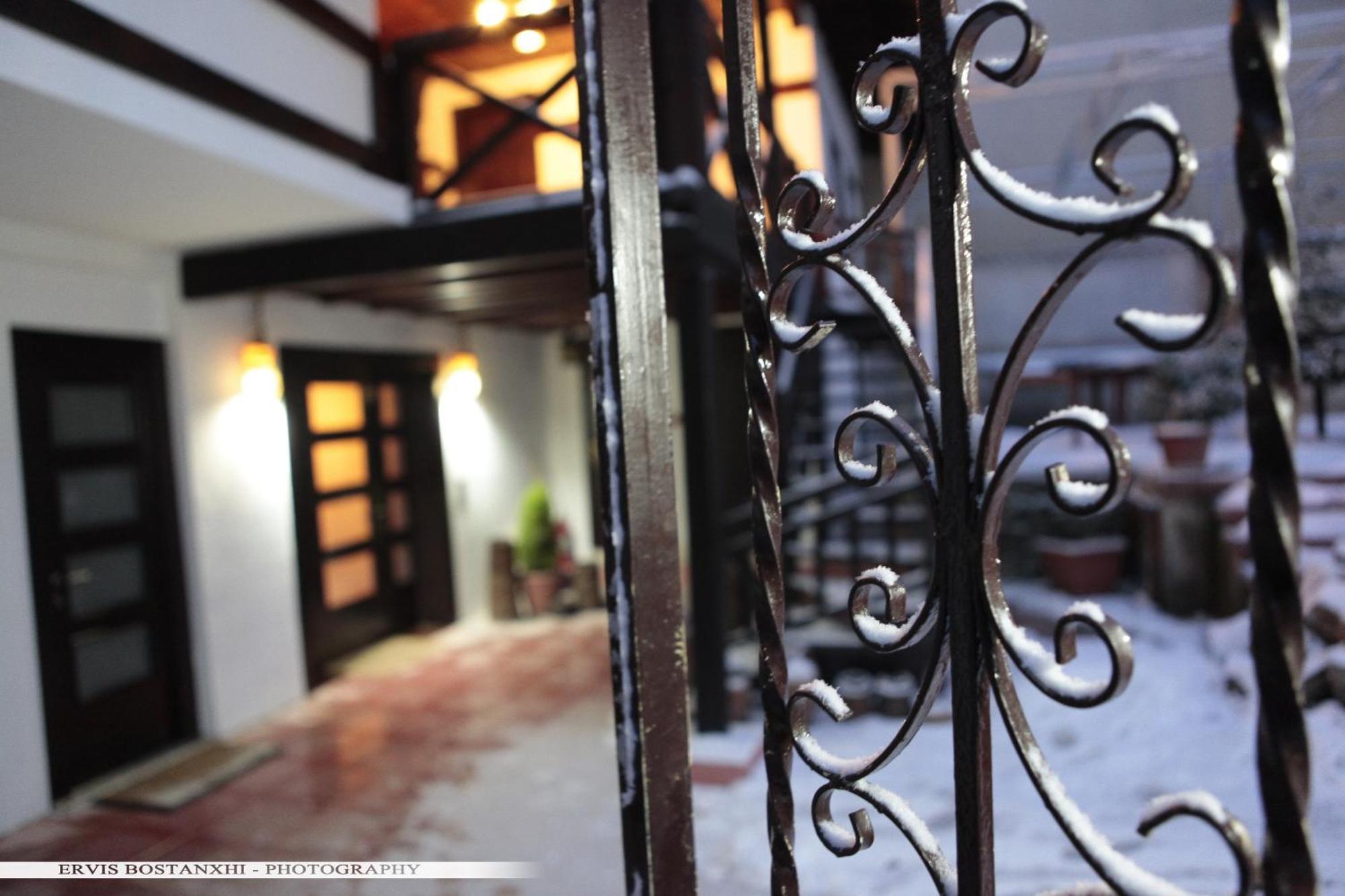 Guest House Bujtina Leon Görice Dış mekan fotoğraf